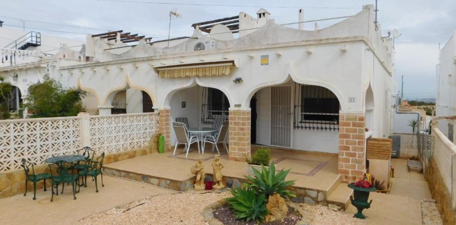 Townhouse in Alicante, Spain 2 bedrooms, 71 sq.m. No. 183738