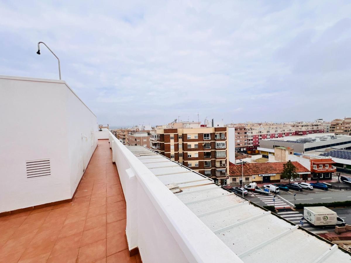 Apartamento en Torrevieja, Alicante, España 2 dormitorios, 57 m2 No. 183741
