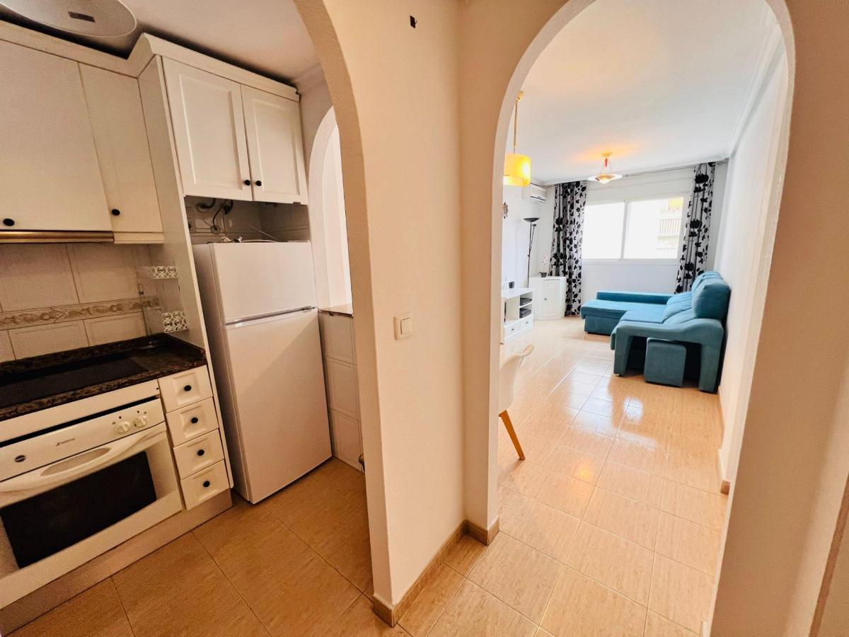 Apartamento en Torrevieja, Alicante, España 2 dormitorios, 57 m2 No. 183741