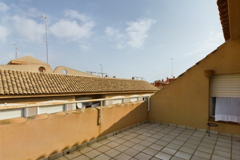 Takvåning till salu i Los Alcazares, Murcia, Spanien 4 sovrum, Nr. 186873 - foto 2