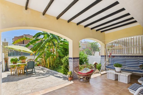 Townhouse for sale in Los Alcazares, Murcia, Spain 4 bedrooms,  No. 186867 - photo 4