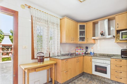Townhouse for sale in Los Alcazares, Murcia, Spain 4 bedrooms,  No. 186867 - photo 3