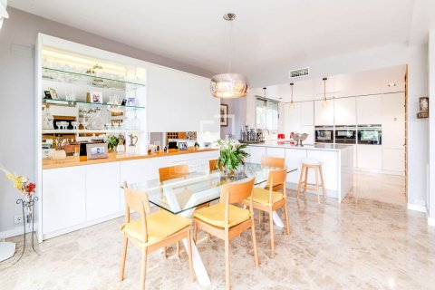 Villa till salu i Sitges, Barcelona, Spanien 3 sovrum, 366 kvm. Nr. 150972 - foto 6