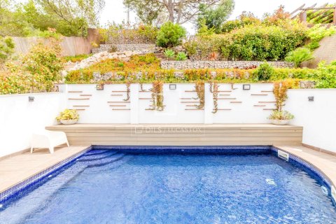 Villa till salu i Sitges, Barcelona, Spanien 3 sovrum, 366 kvm. Nr. 150972 - foto 4