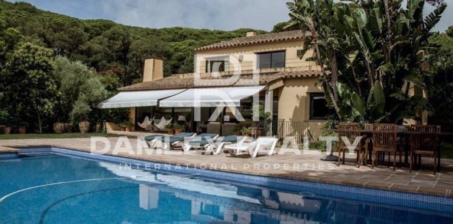 Villa a Lloret de Mar, Girona, Spagna 4 camere da letto, 550 mq. N° 176748