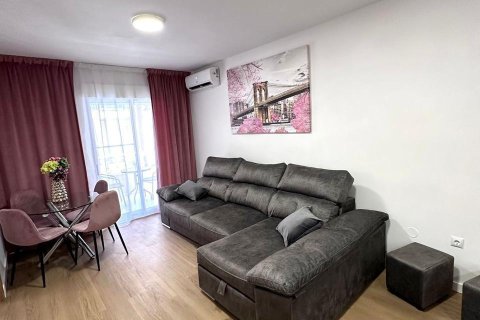 Apartment for sale Torrevieja, Alicante, Spain 2 bedrooms, 64 sq.m. No. 137679 - photo 1
