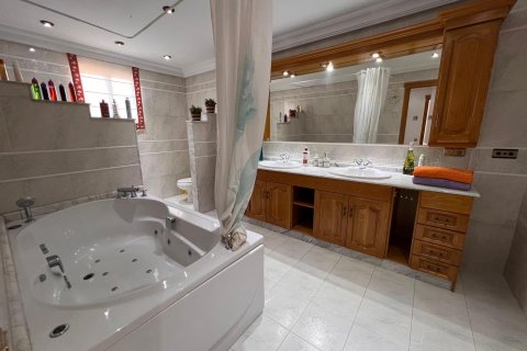 Villa for sale Cox, Alicante, Spain 7 bedrooms,  No. 137678 - photo 24