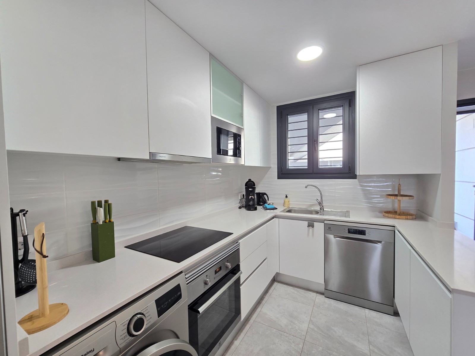 Apartamento en Alicante, España 2 dormitorios,  No. 182737
