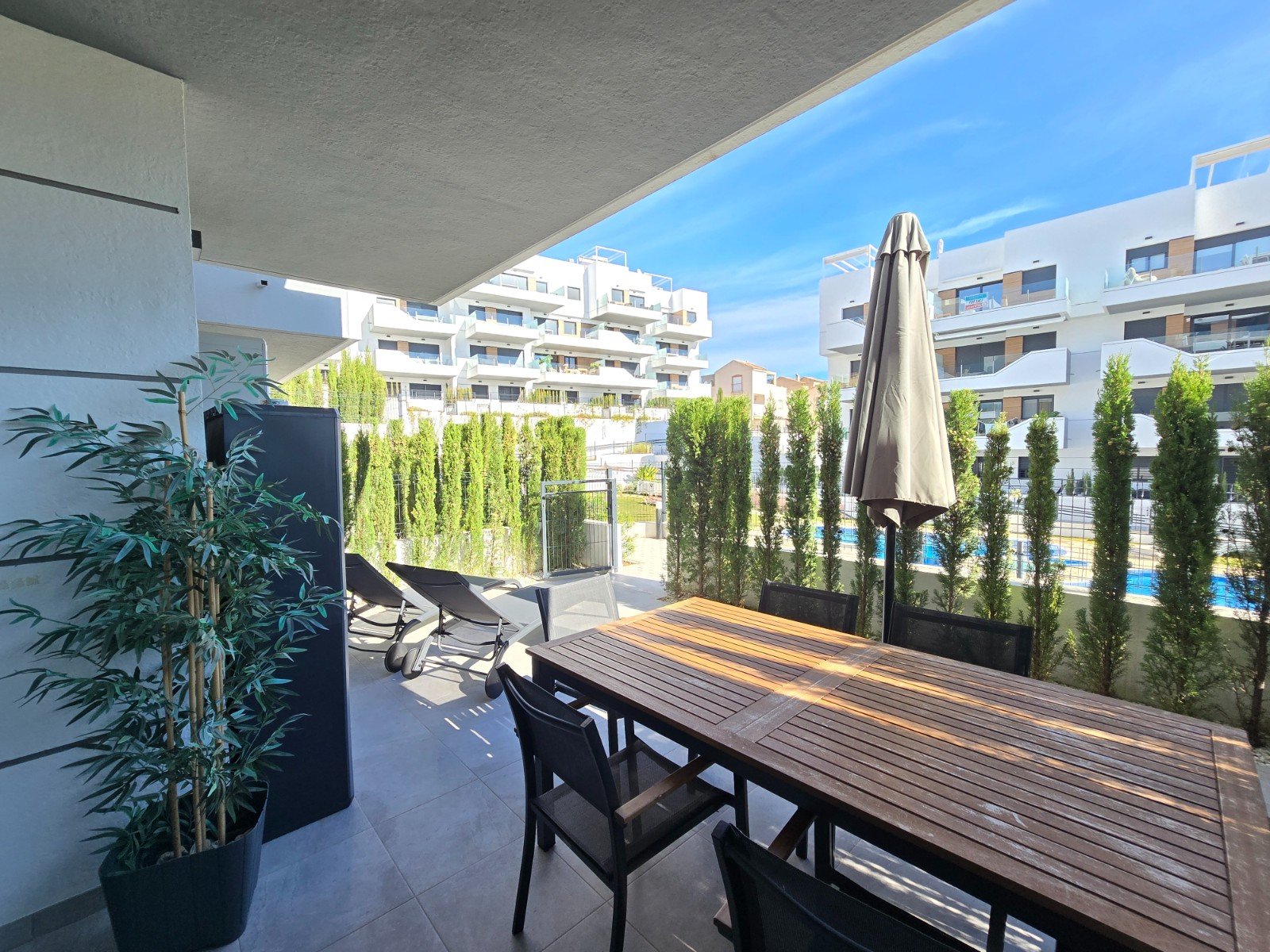 Apartamento en Alicante, España 2 dormitorios,  No. 182737