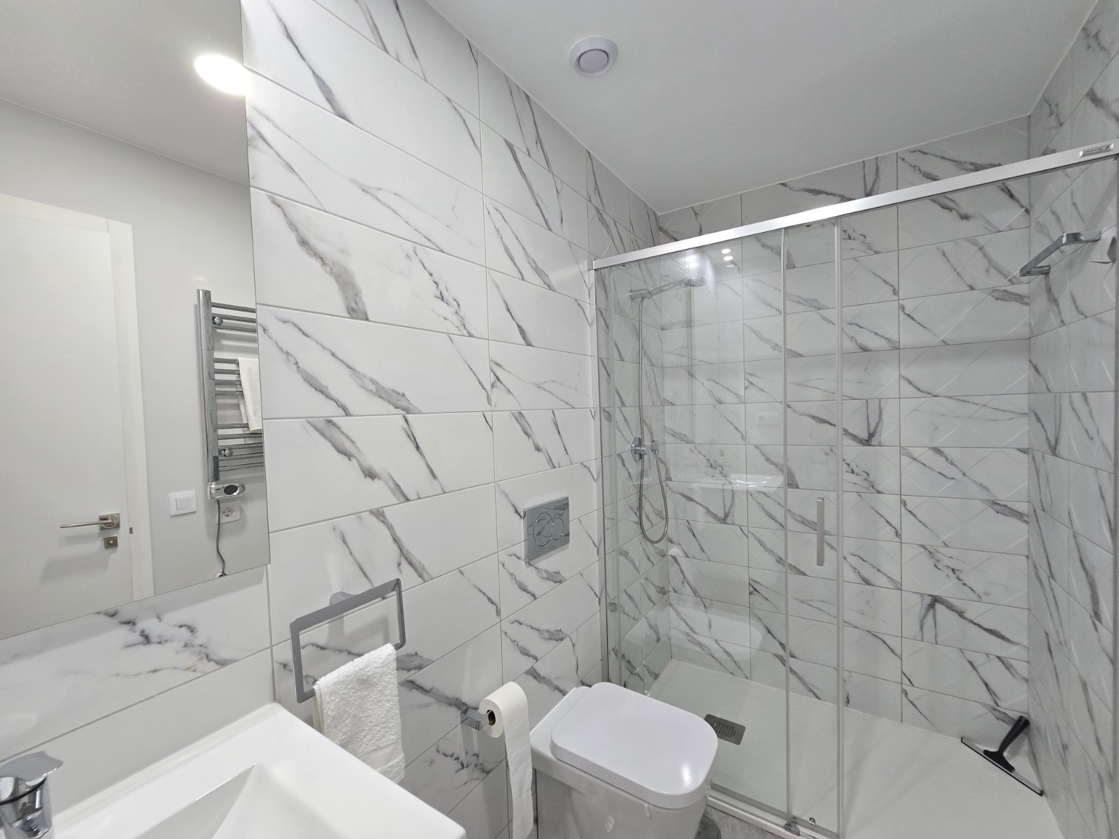 Apartamento en Alicante, España 2 dormitorios,  No. 182737
