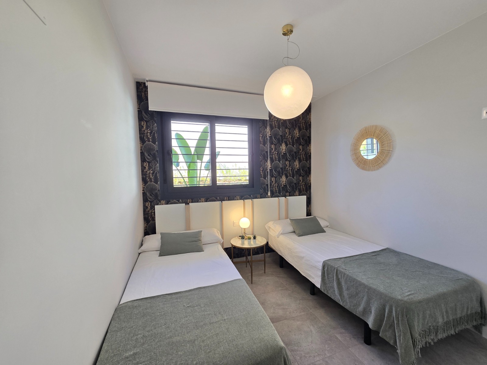 Apartamento en Alicante, España 2 dormitorios,  No. 182737