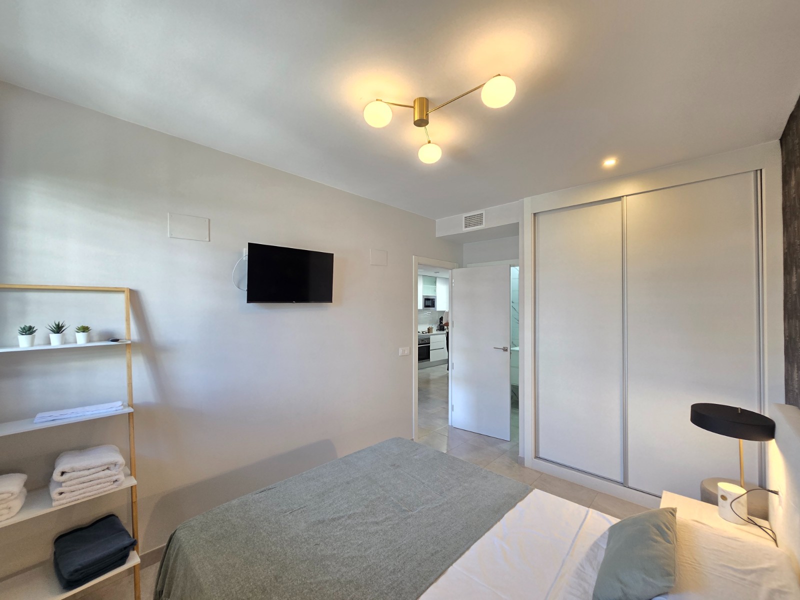 Apartamento en Alicante, España 2 dormitorios,  No. 182737