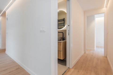 Huoneisto myytävänä Madrid, Espanja, 3 makuuhuonetta, 119 m2 No. 119779 - kuva 20