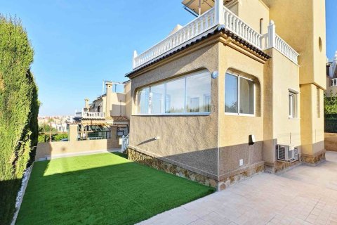 Villa zum Verkauf in Villamartin, Alicante, Spanien 4 Schlafzimmer, 220 m2 Nr. 180941 - Foto 2