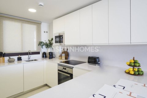 Apartamento en venta en Fuengirola, Málaga, España 2 dormitorios, 74 m2 No. 179349 - foto 19