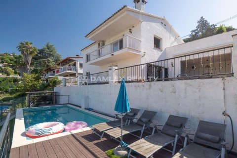 Villa for sale in Lloret de Mar, Girona, Spain 3 bedrooms, 156 sq.m. No. 178163 - photo 3