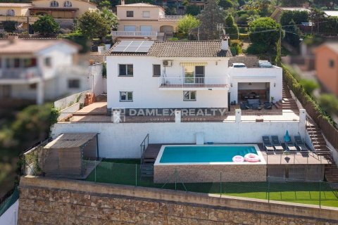 Villa for sale in Lloret de Mar, Girona, Spain 3 bedrooms, 156 sq.m. No. 178163 - photo 2