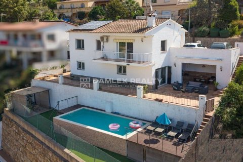 Villa in Lloret de Mar, Girona, Spain 3 bedrooms, 156 sq.m. No. 178163