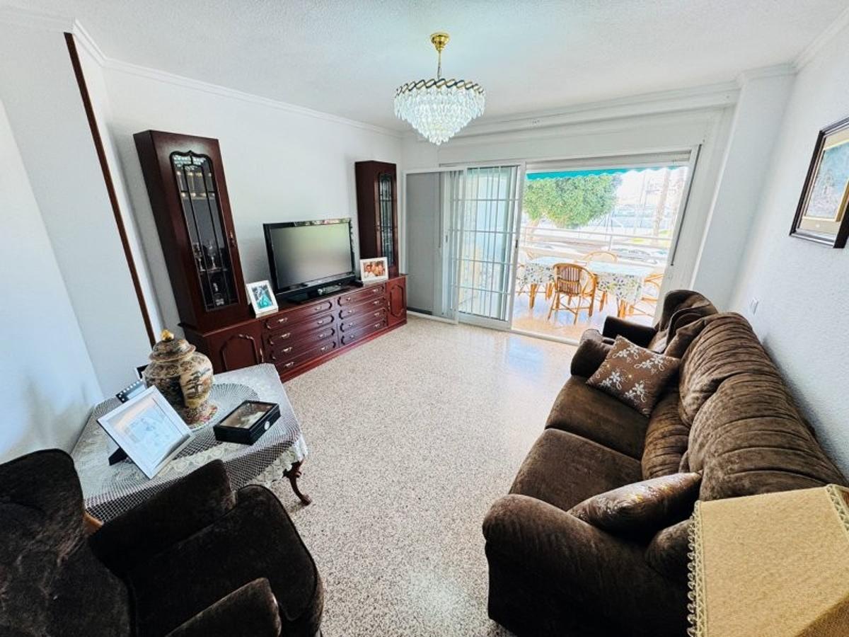 Appartamento a La Mata, Alicante, Spagna 3 camere da letto, 90 mq. N° 148919