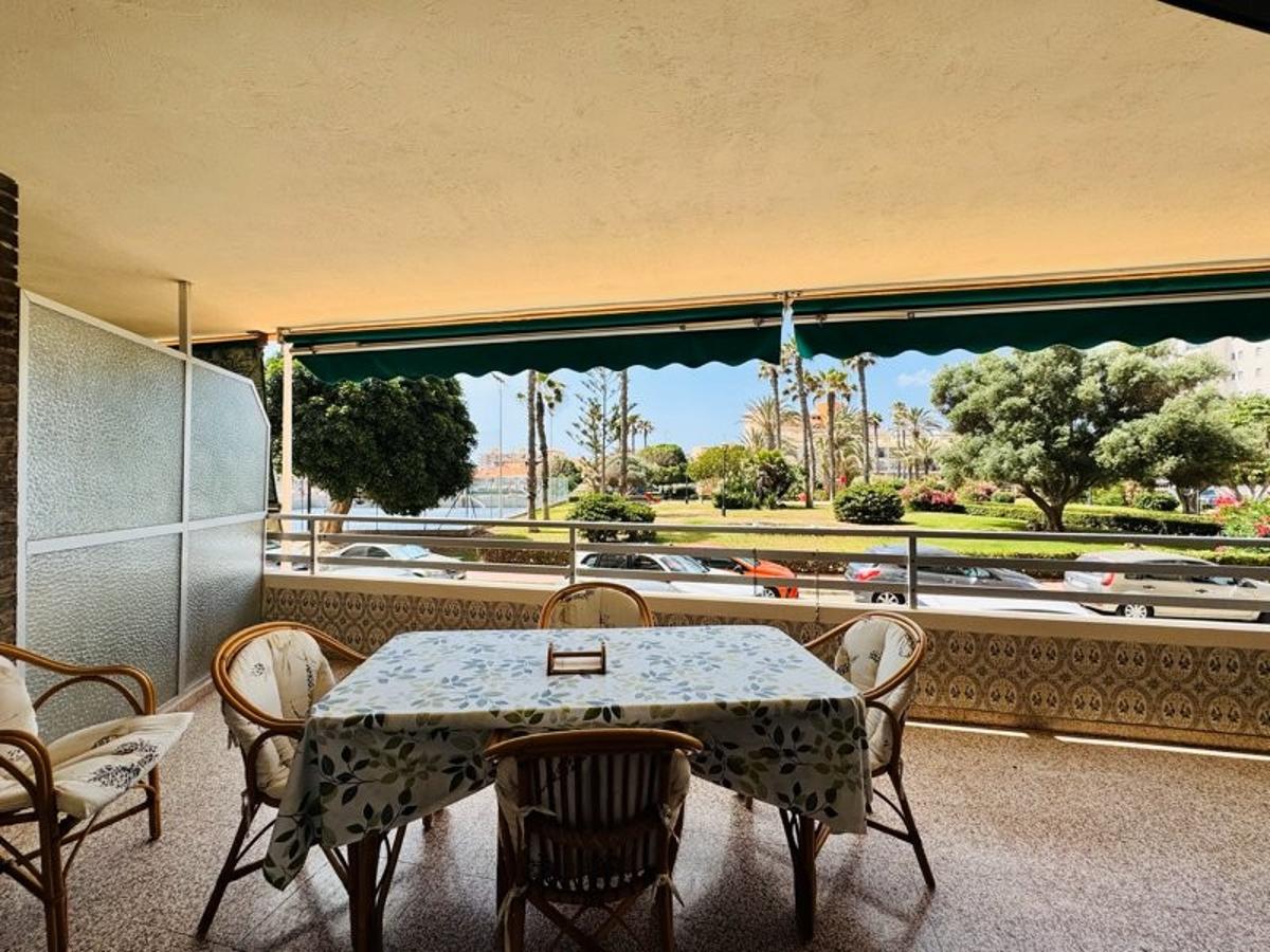 Appartamento a La Mata, Alicante, Spagna 3 camere da letto, 90 mq. N° 148919