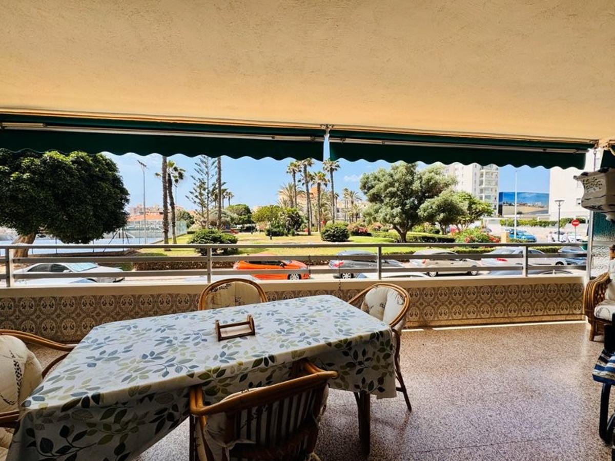 Appartamento a La Mata, Alicante, Spagna 3 camere da letto, 90 mq. N° 148919