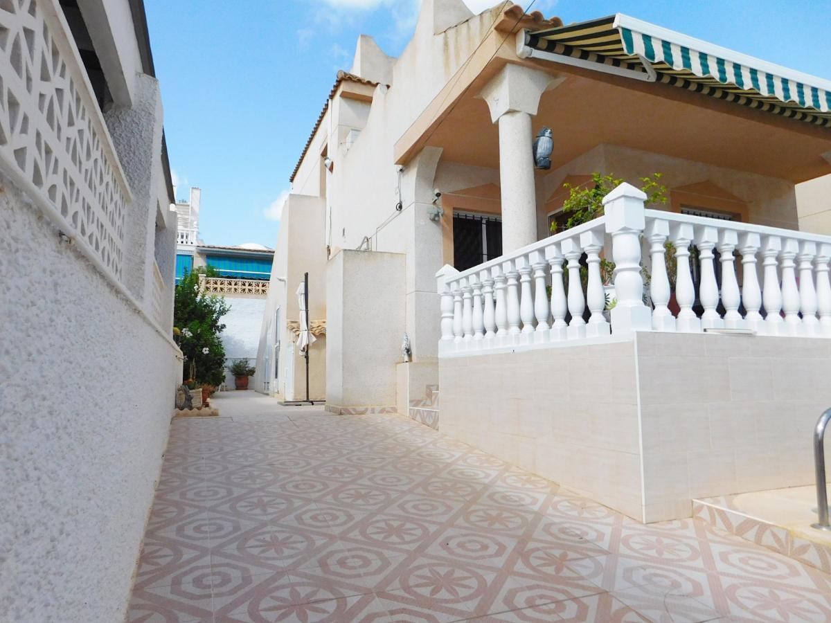 Villa a Alicante, Spagna 3 camere da letto, 100 mq. N° 148918
