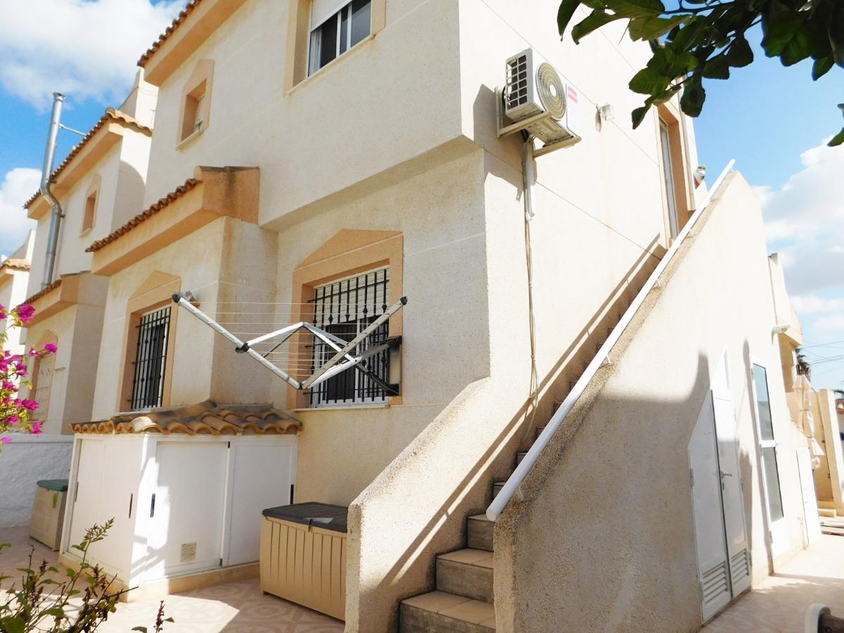 Villa a Alicante, Spagna 3 camere da letto, 100 mq. N° 148918