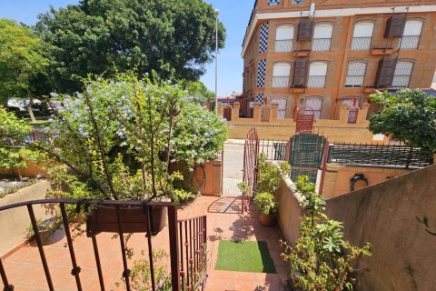 Kamienica w Torre de la Horadada, Alicante, Hiszpania 4 sypialnie, 145 mkw. nr 148916 – zdjęcie 18