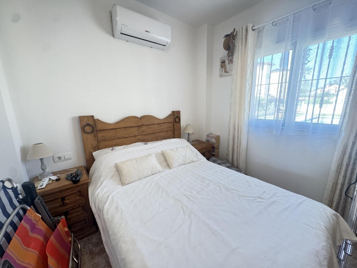 Villa i Villamartin, Alicante, Spanien 3 sovrum, 100 kvm. Nr. 148921