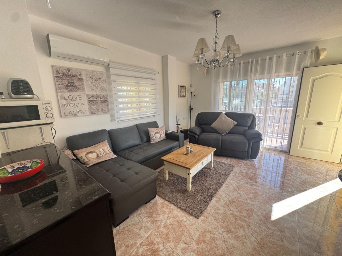 Villa i Villamartin, Alicante, Spanien 3 sovrum, 100 kvm. Nr. 148921