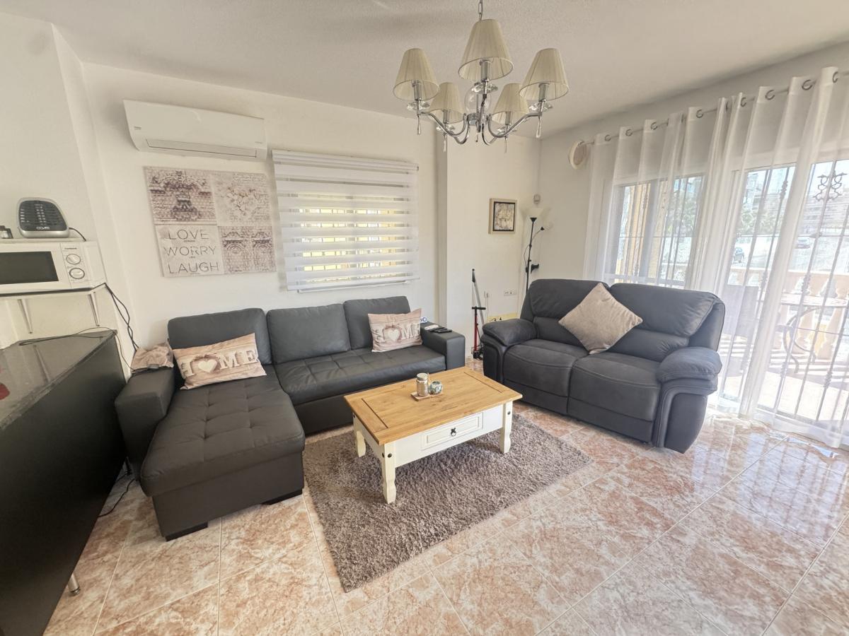 Villa i Villamartin, Alicante, Spanien 3 sovrum, 100 kvm. Nr. 148921