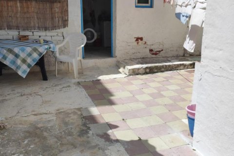 House for sale in Guardamar del Segura, Alicante, Spain 4 bedrooms, 88 sq.m. No. 148915 - photo 3