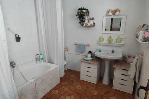 House for sale in Guardamar del Segura, Alicante, Spain 4 bedrooms, 88 sq.m. No. 148915 - photo 27