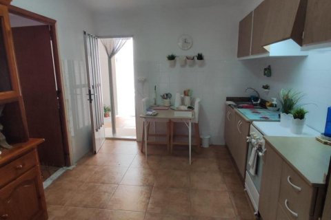 House for sale in Guardamar del Segura, Alicante, Spain 4 bedrooms, 88 sq.m. No. 148915 - photo 12