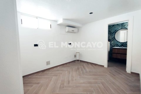 House for sale in Benijofar, Alicante, Spain 4 bedrooms, 132 sq.m. No. 148920 - photo 17