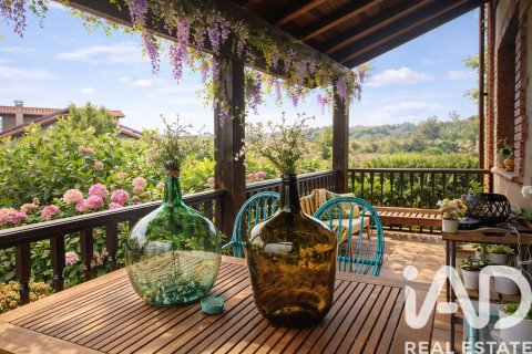 Casa a Pielagos, Cantabria, Spagna 3 camere da letto, 247 mq. N° 172977