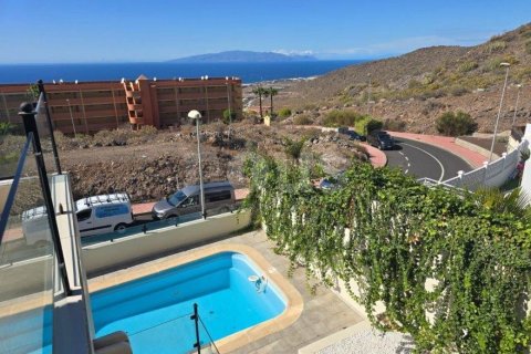 Villa in Tenerife, Spain 3 bedrooms, 350 sq.m. No. 194732