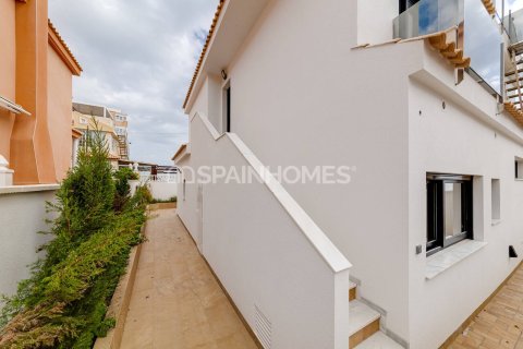 Villa till salu i Torrevieja, Alicante, Spanien 4 sovrum, 210 kvm. Nr. 194764 - foto 28