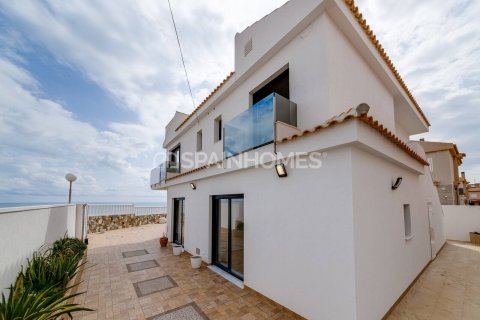 Villa till salu i Torrevieja, Alicante, Spanien 4 sovrum, 210 kvm. Nr. 194764 - foto 26