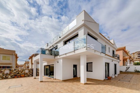 Villa till salu i Torrevieja, Alicante, Spanien 4 sovrum, 210 kvm. Nr. 194764 - foto 25