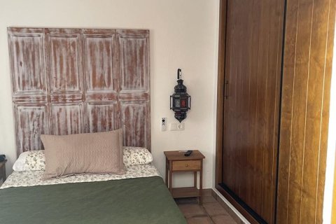 House for sale in El Almendro, Huelva, Spain 4 bedrooms, 155 sq.m. No. 185842 - photo 13