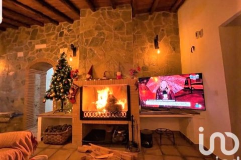 House for sale in El Almendro, Huelva, Spain 4 bedrooms, 155 sq.m. No. 185842 - photo 3