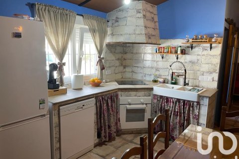House for sale in El Almendro, Huelva, Spain 4 bedrooms, 155 sq.m. No. 185842 - photo 8