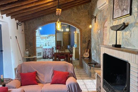 House for sale in El Almendro, Huelva, Spain 4 bedrooms, 155 sq.m. No. 185842 - photo 5