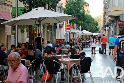 Kahvila / Ravintola Barcelona, Espanja 2 makuuhuonetta, 168 m2 No. 172078