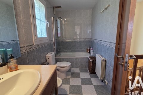 Talo vuokrattavana La Bisbal Del Penedes, Tarragona, Espanja, 4 makuuhuonetta, 230 m2 No. 172080 - kuva 26
