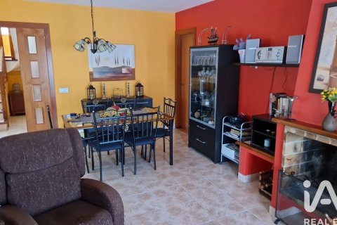 Talo vuokrattavana La Bisbal Del Penedes, Tarragona, Espanja, 4 makuuhuonetta, 230 m2 No. 172080 - kuva 13