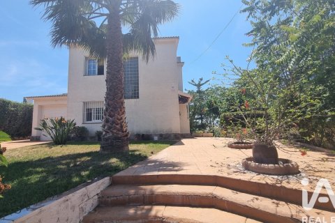 Talo vuokrattavana La Bisbal Del Penedes, Tarragona, Espanja, 4 makuuhuonetta, 230 m2 No. 172080 - kuva 2