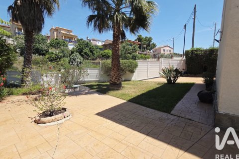Talo vuokrattavana La Bisbal Del Penedes, Tarragona, Espanja, 4 makuuhuonetta, 230 m2 No. 172080 - kuva 9