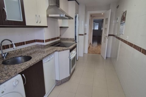Huoneisto vuokrattavana Leon, Espanja, 2 makuuhuonetta, 93 m2 No. 172081 - kuva 7